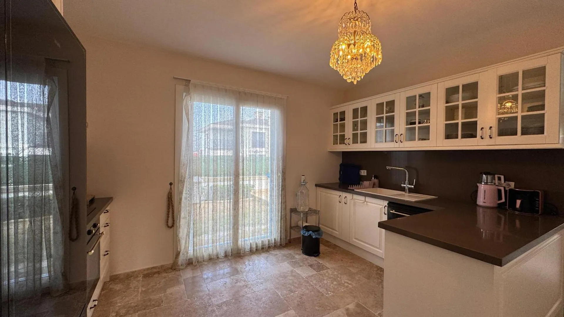 The Blue Mansion - Charming Family Villa In Çeşme Turkije