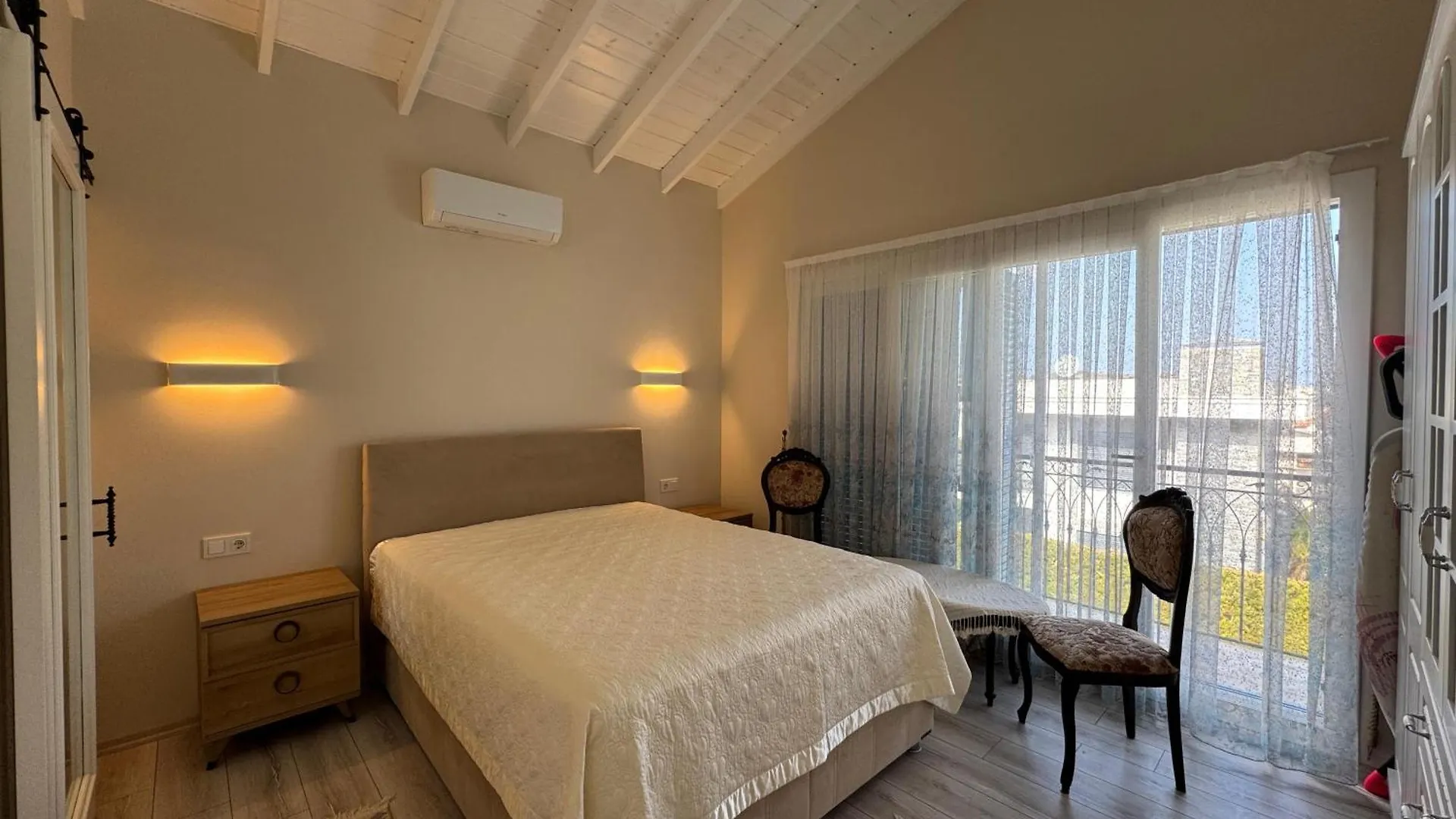 The Blue Mansion - Charming Family Villa In Çeşme